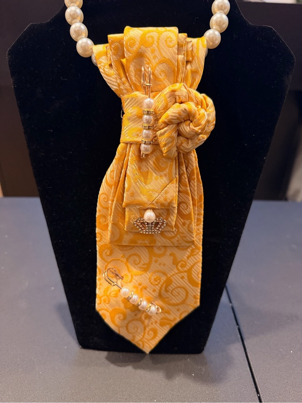 Women’s accessories